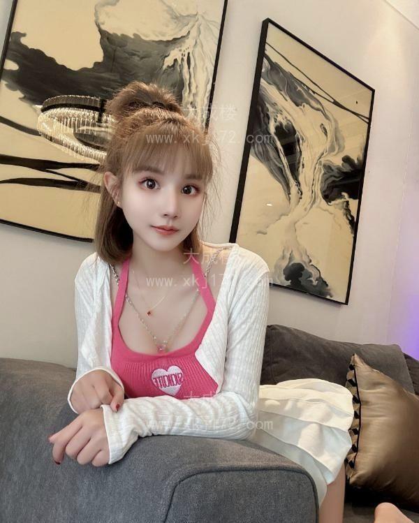 肤白貌美颜值梦梦