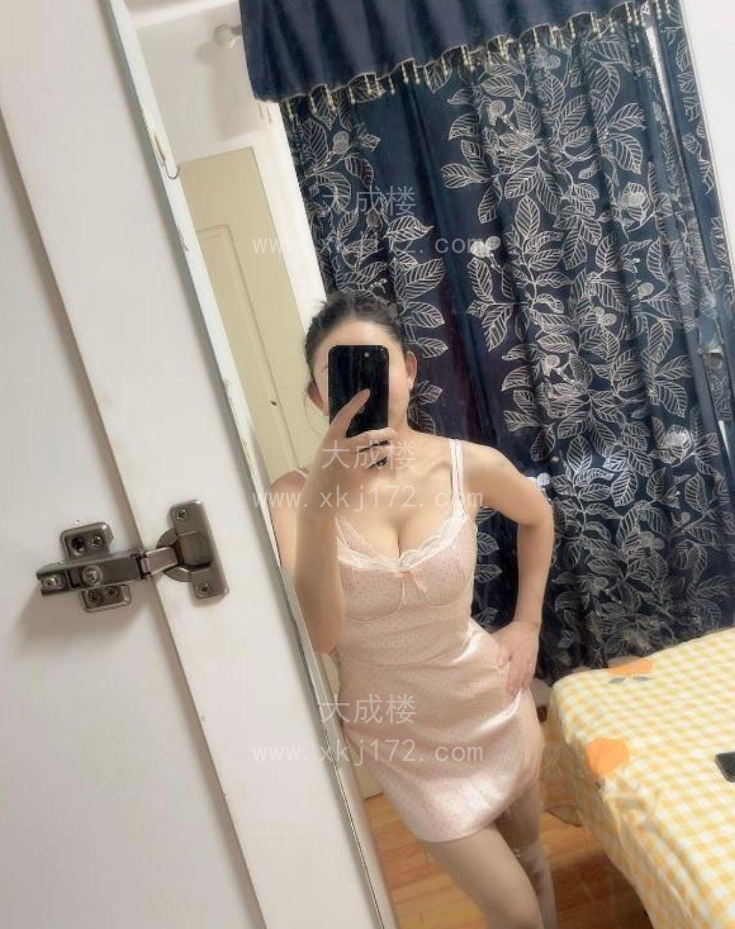 角门性感中小活妹子