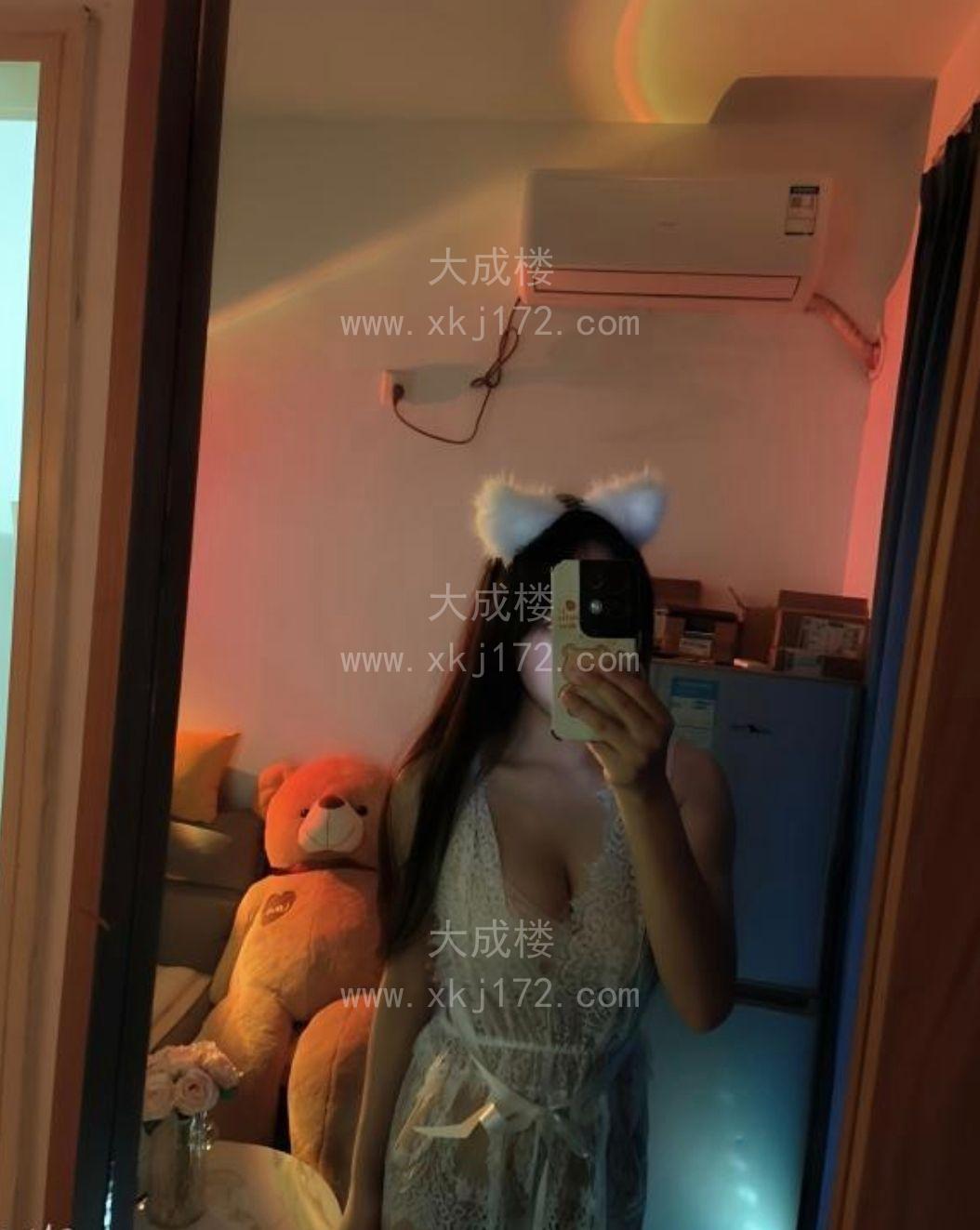 禅城粉乳骚妹子