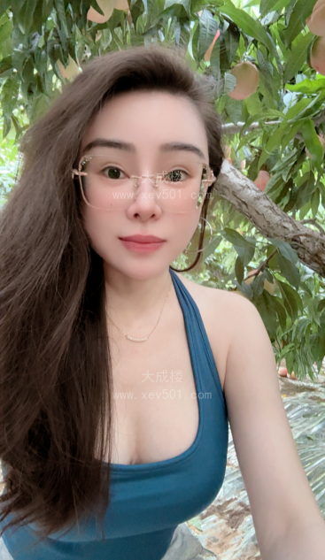 静安眼镜小白虎