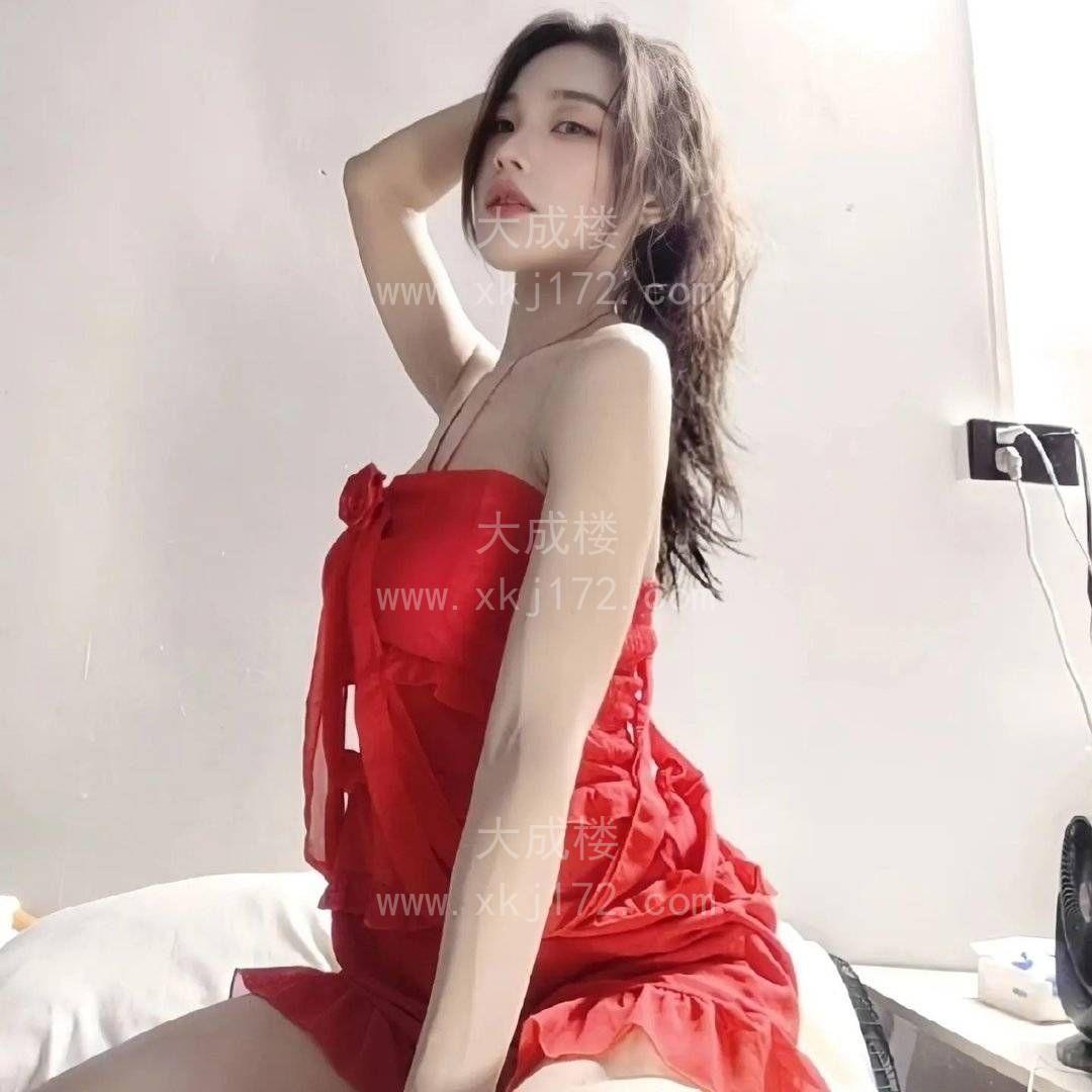 越秀性感诱人小美女思思