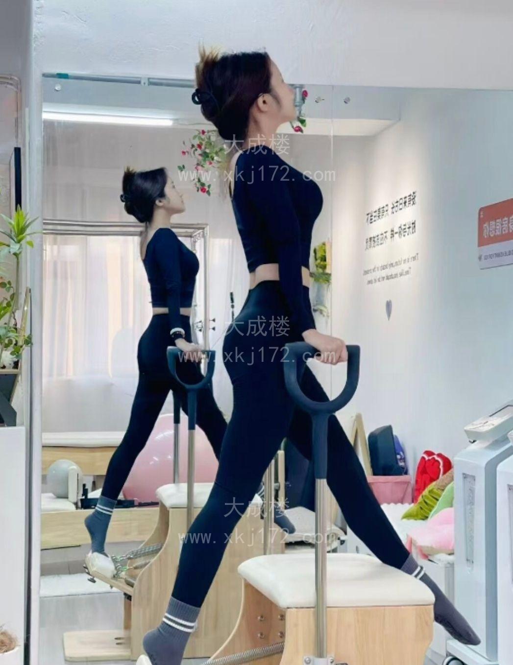 行知路瑜伽小妹