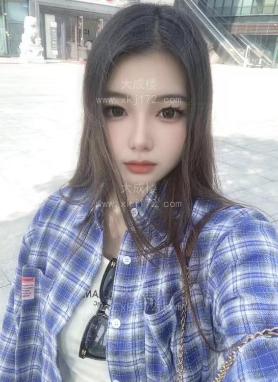 蜜桃臀妹子懒懒