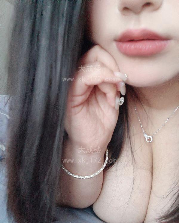 丰满巨乳小姐姐