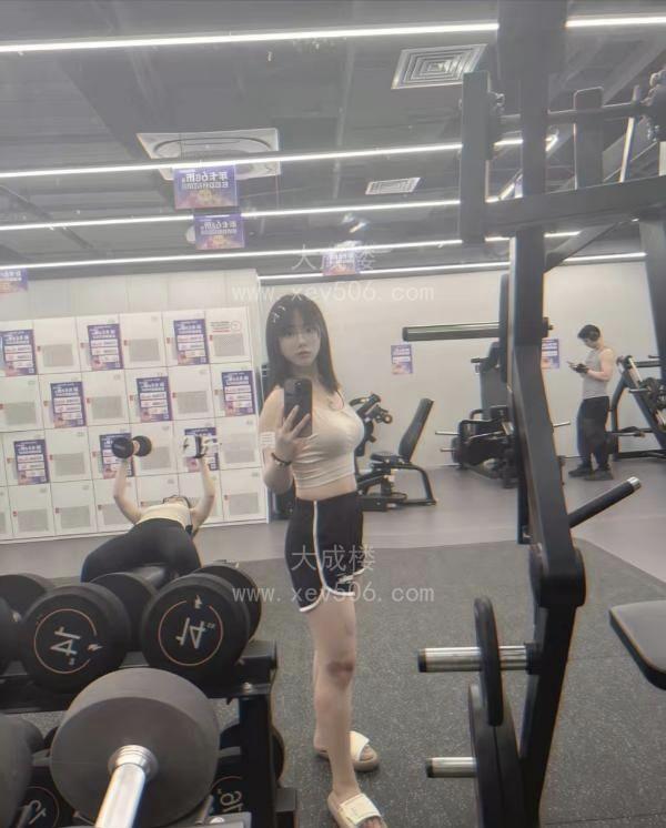 龙岗健身美女扶摇