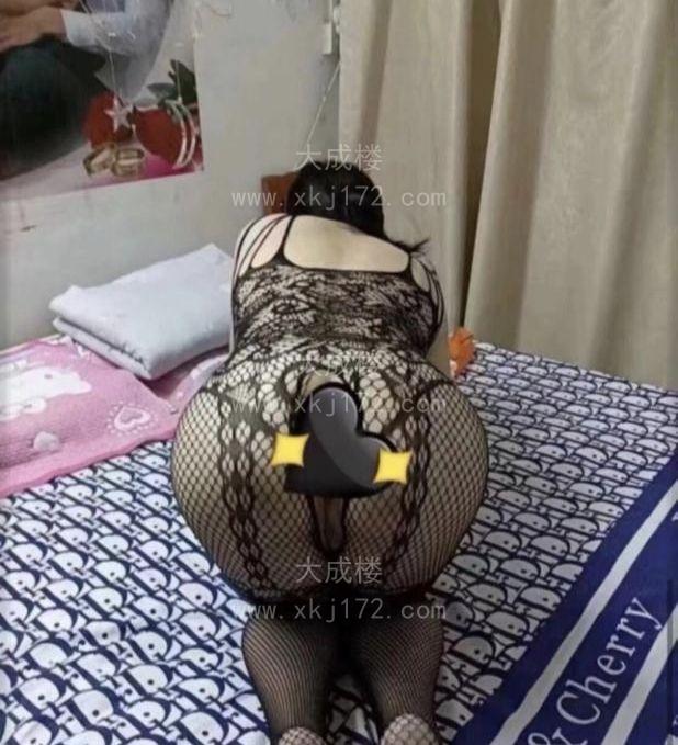 可角色扮演的便宜少妇