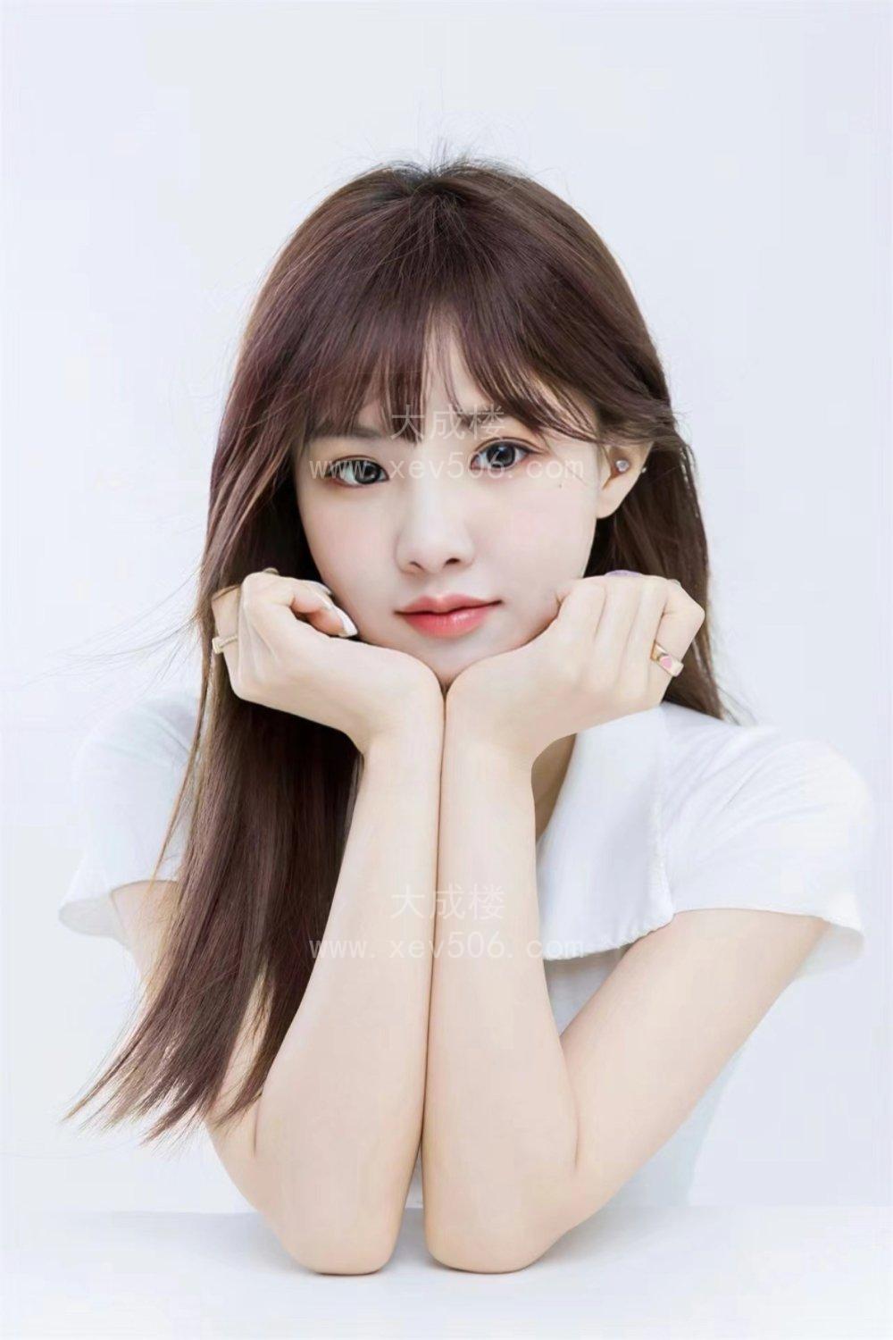 越秀晴儿沙漏腰臀翘可御可甜满足小要求