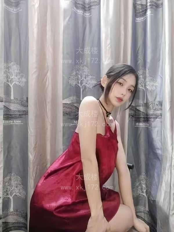 越秀性感诱人小美女思思