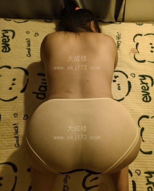 白云丰臀巨乳大白兔