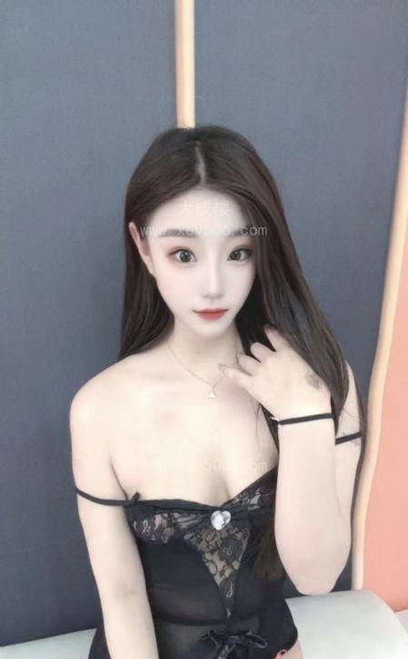 朝阳黑丝翘臀倩倩